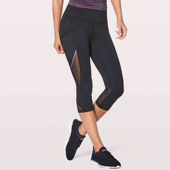LULULEMON Fast As Light Crop Mesh Reflective Breathable Run Leggings 2 - Picture 4 of 10